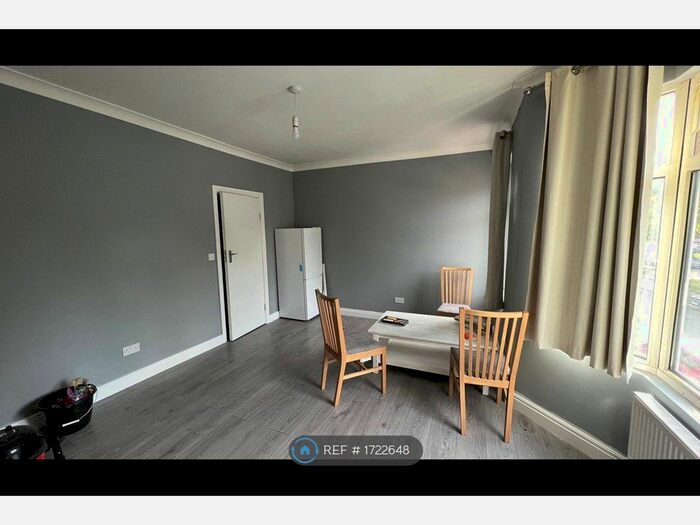 1 Bedroom Terraced House To Rent In College Gardens, London, N18