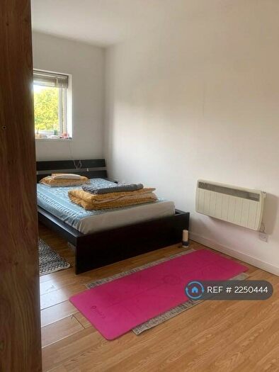 Studio To Rent In Newmarket Road, Cambridge, CB5