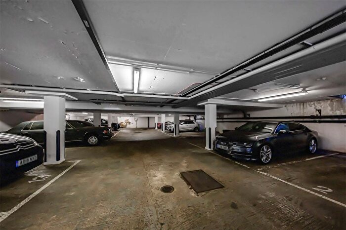 1 Bedroom Flat To Rent In Lower Richmond Road, Kew, Richmond, TW9