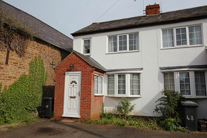 1 Bedroom Terraced House To Rent In Daventry, Northamptonshire, NN11