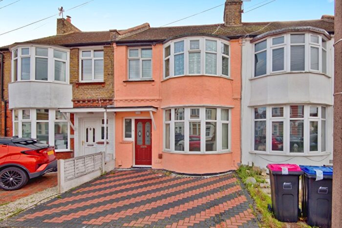 3 Bedroom Terraced House For Sale In Central Avenue, Southend On Sea, Essex, SS2