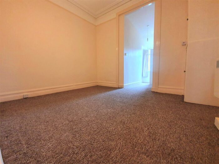 1 Bedroom Flat To Rent In Totnes Road, Paignton, TQ4