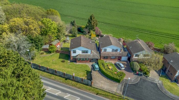 4 Bedroom Detached House For Sale In Littlestead Close, Caversham, Reading, RG4