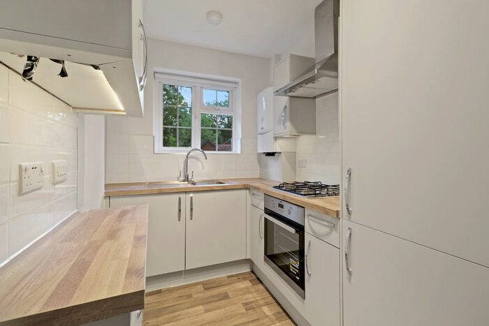 2 Bedroom Flat To Rent In Lindeth Close, (), Stanmore, HA7