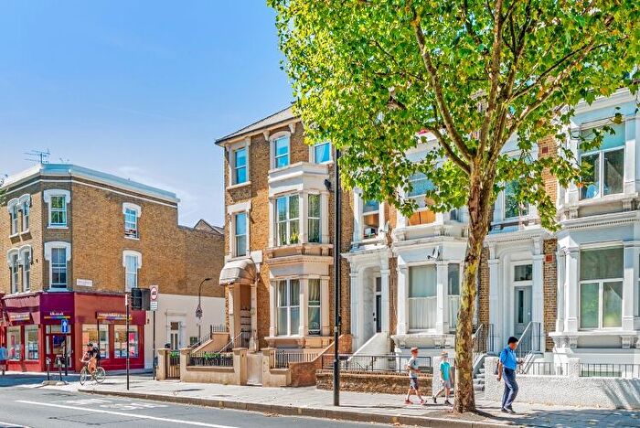 Studio To Rent In Shepherds Bush Road, London, W6