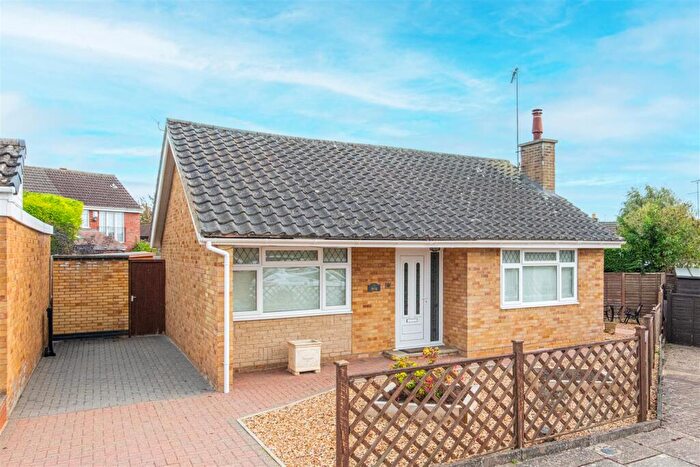 2 Bedroom Bungalow For Sale In Grosvenor Close, Barton Seagrave, NN15