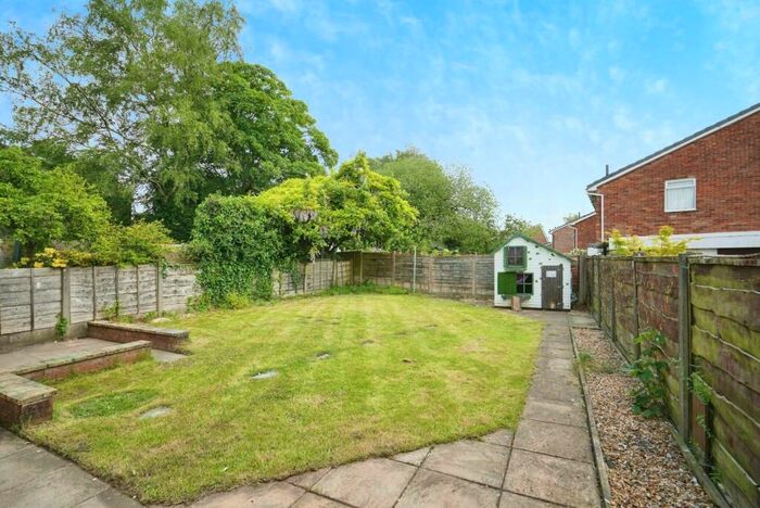 3 Bedroom Semi-Detached House To Rent In Weaver Avenue, Worsley, Manchester, M28