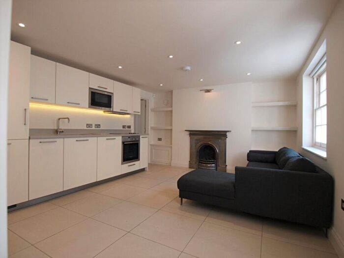 1 Bedroom Flat To Rent In Amwell Street, Islington, EC1R