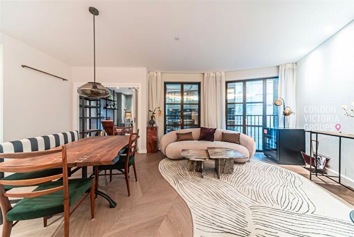 2 Bedroom Flat To Rent In - Cleveland Street, London, W1T