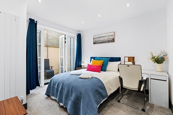 4 Bedroom Semi-Detached House To Rent In Eaton Place, Brighton, BN2