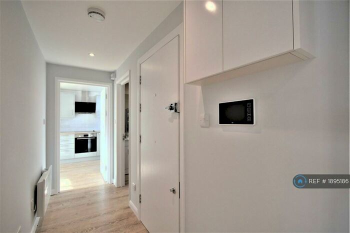 2 Bedroom Flat To Rent In Waldo Works, London, NW10