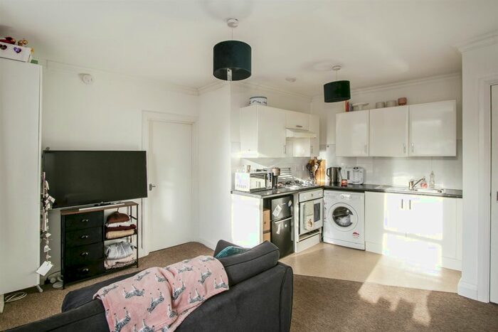 1 Bedroom Flat For Sale In Sea Road, Boscombe, Bournemouth, BH5