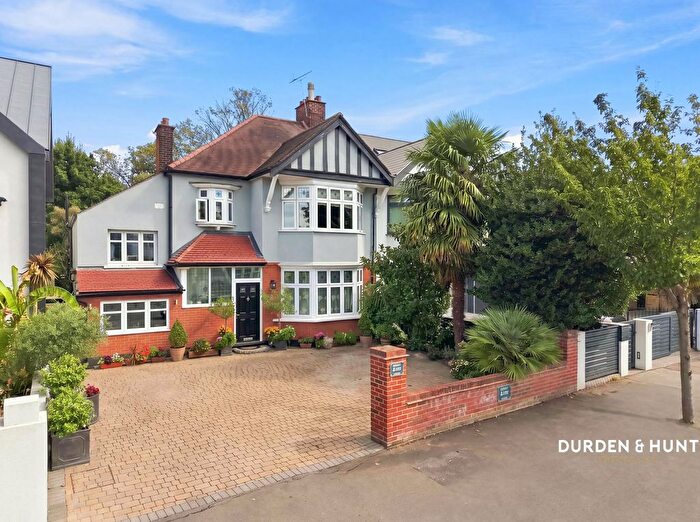 5 Bedroom Semi Detached House For Sale In Draycot Road, Wanstead, E11