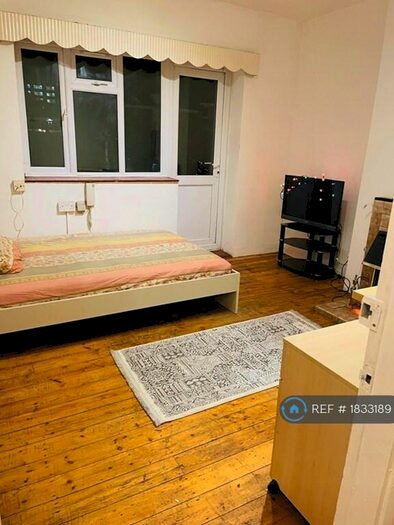3 Bedroom Flat To Rent In Finn House, London, N1