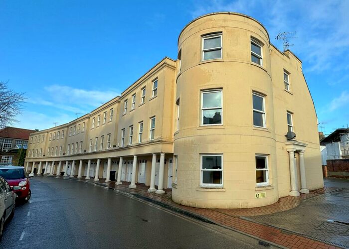 3 Bedroom Town House To Rent In Amelia Crescent, Worthing, BN11
