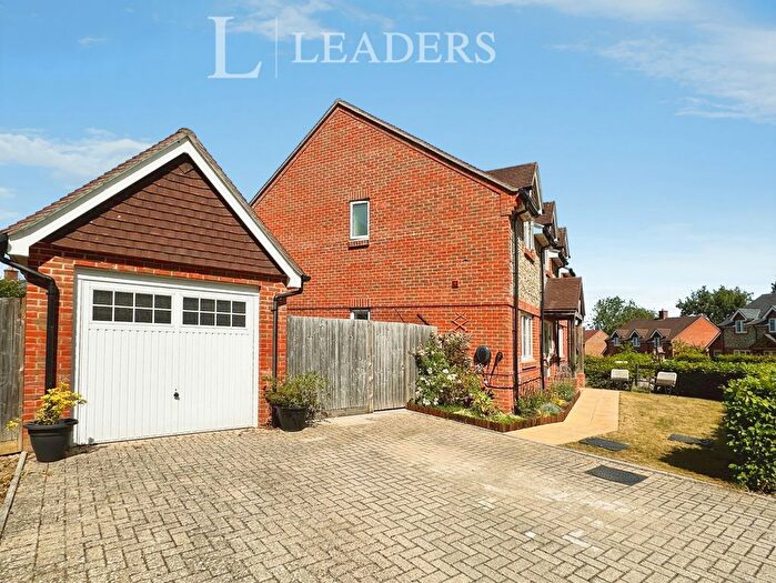 4 Bedroom Detached House For Sale In Brookwood Crescent, Waterlooville, Hampshire, PO8