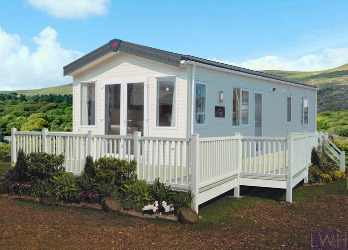 3 Bedroom Chalet For Sale In Botwnnog, Pwllheli, LL53