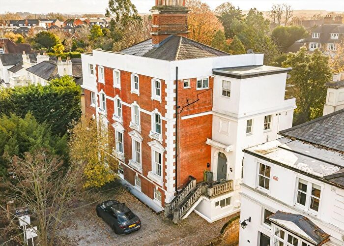 2 Bedroom Maisonette To Rent In Palace Road, East Molesey, KT8