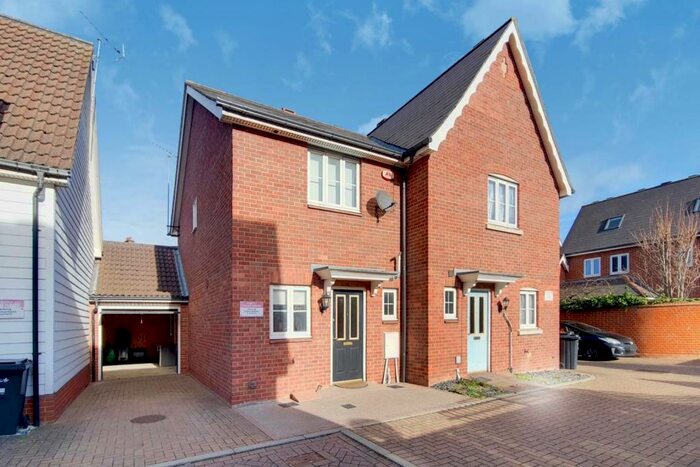 2 Bedroom Semi-Detached House To Rent In Royal Crescent, Newbury Park, Ilford, IG2