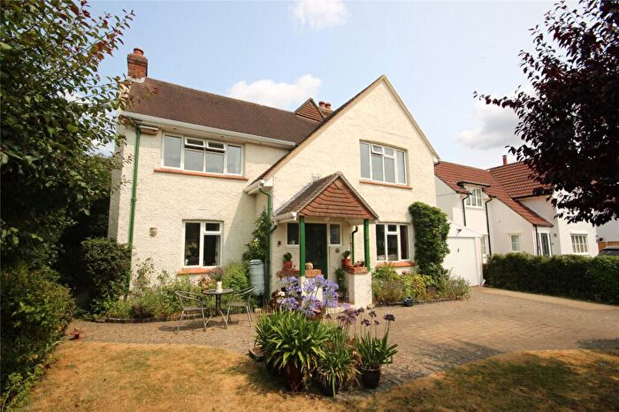 3 Bedroom Detached House For Sale In South Avenue, New Milton, Hampshire, BH25