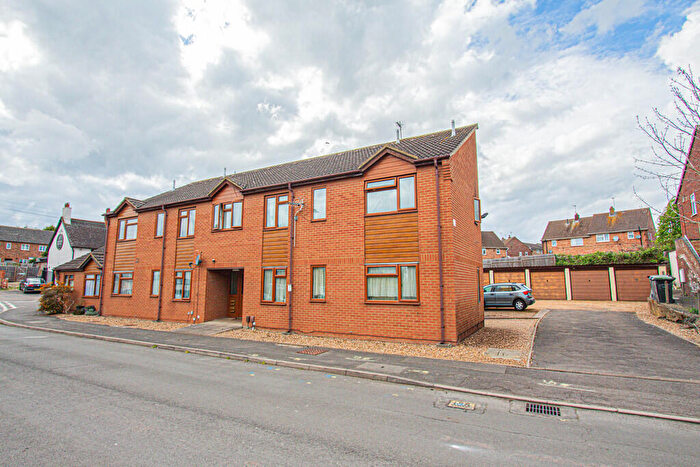 1 Bedroom Apartment For Sale In Park Road, Irthlingborough, NN9