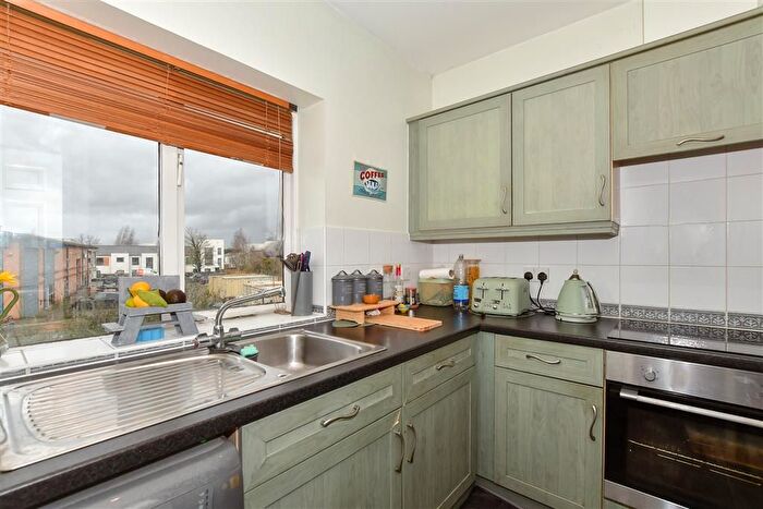 2 Bedroom Flat For Sale In Enterprise Road, Maidstone, Kent, ME15
