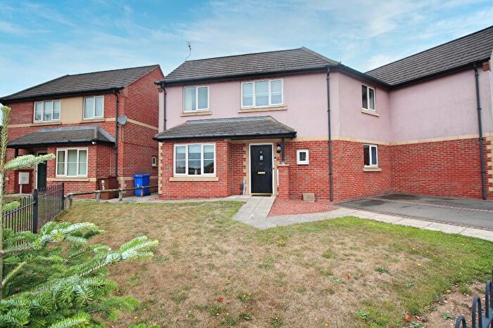3 Bedroom Semi Detached House For Sale In Shelton Court, Mansfield, Nottinghamshire, NG18