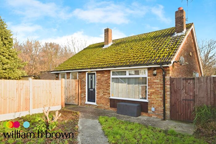 3 Bedroom Bungalow To Rent In Walton Gardens, Hutton, Brentwood, CM13