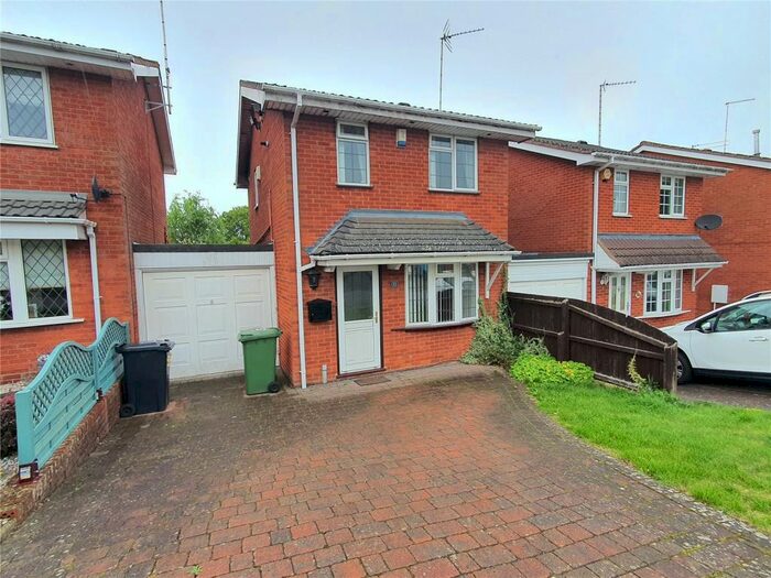 2 Bedroom Detached House To Rent In Packwood Close, Redditch, Worcestershire, B97
