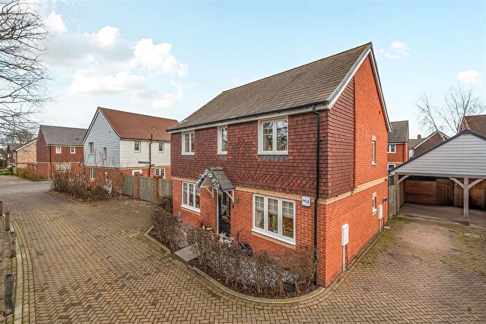 4 Bedroom Detached House For Sale In Blenheim Place, Headcorn, TN27