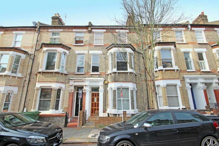 2 Bedroom Flat To Rent In St. Luke's Avenue, London, SW4
