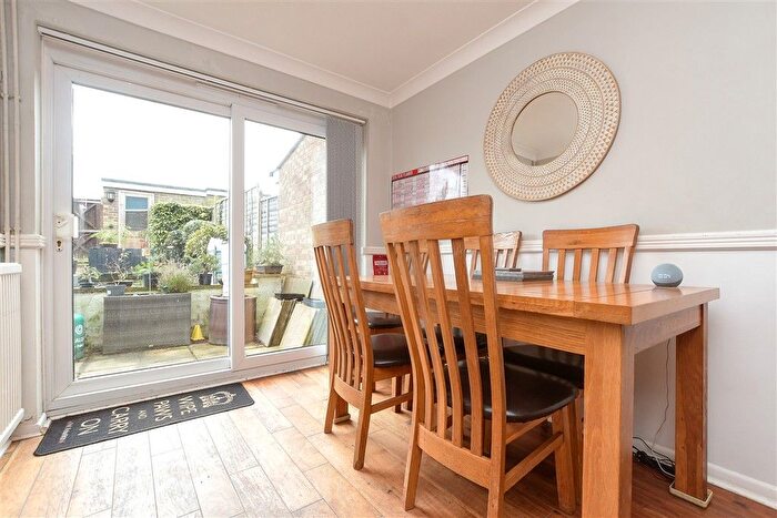 3 Bedroom Semi-detached House For Sale In Forest Close, Crawley Down, West Sussex, RH10