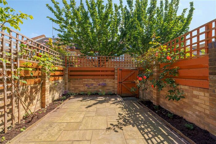 3 Bedroom Terraced House To Rent In Millshott Close, London, SW6