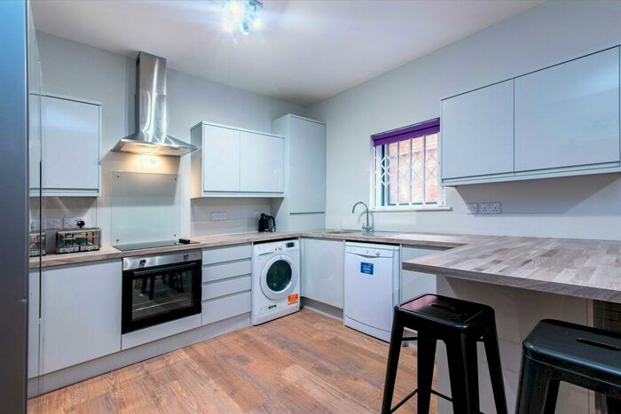 1 Bedroom Apartment To Rent In Room, Varsity Lace Market, NG1