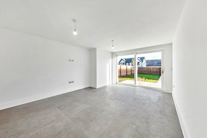 4 Bedroom Detached House For Sale In Otters Way, Hampton Lake, Peterborough, PE7