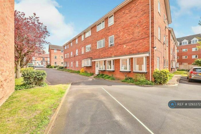 2 Bedroom Flat To Rent In Howard Mews, Norwich, NR3