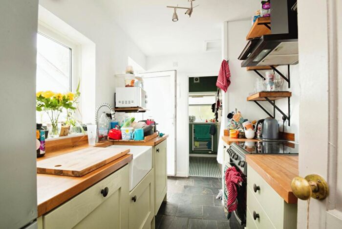 2 Bedroom Flat To Rent In Keppoch Street, Cardiff, CF24