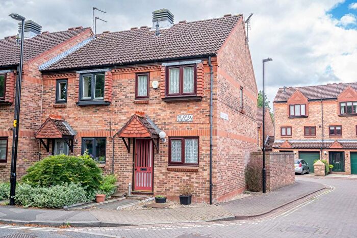 2 Bedroom Semi-detached House For Sale In De Grey Terrace, Avenue Road, York, YO30
