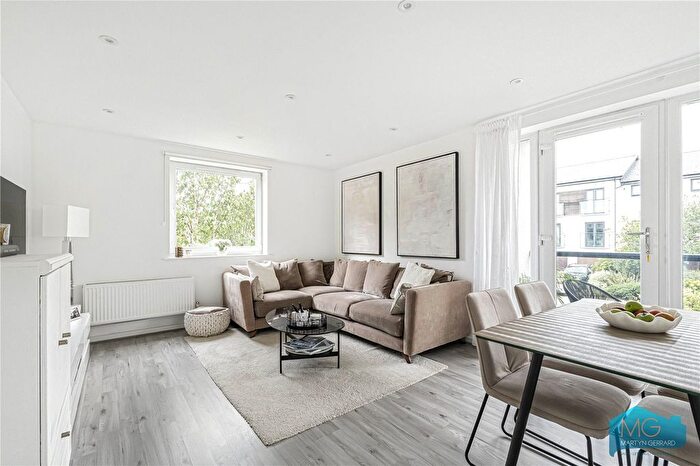 2 Bedroom Flat For Sale In Peacock Close, London, NW7