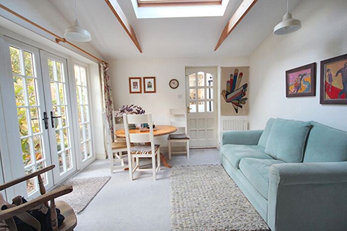 4 Bedroom Semi-detached House For Sale In The Drive, Winthorpe, NG24