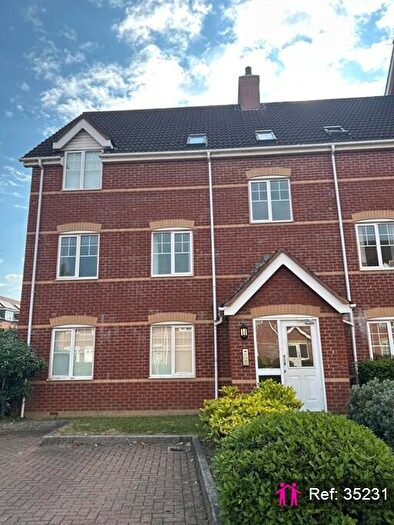 2 Bedroom Property To Rent In Windsor Court, Newbury, RG14