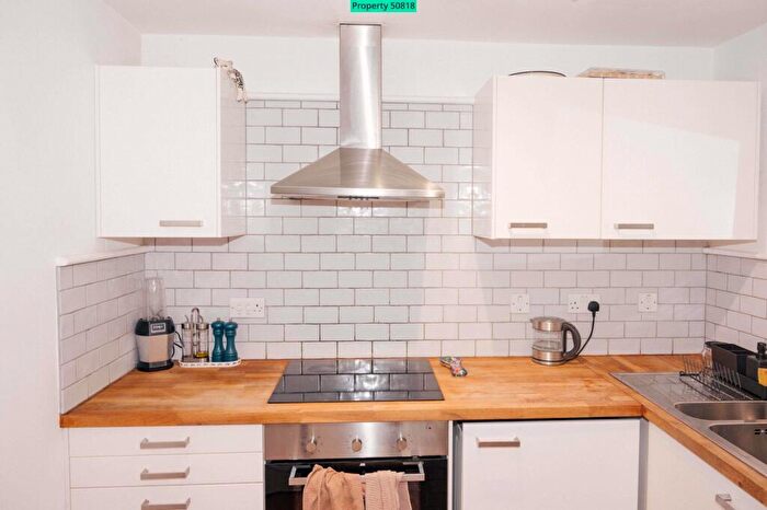 1 Bedroom Flat For Sale In Gables Close, London, SE5