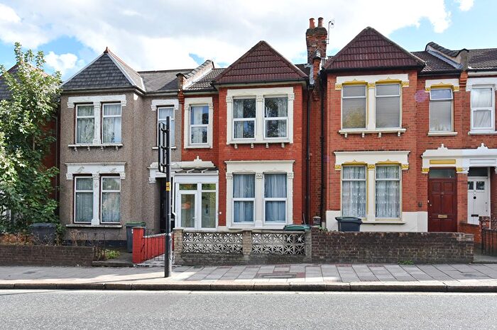 2 Bedroom Flat To Rent In Westbury Avenue, Turnpike Lane, N22