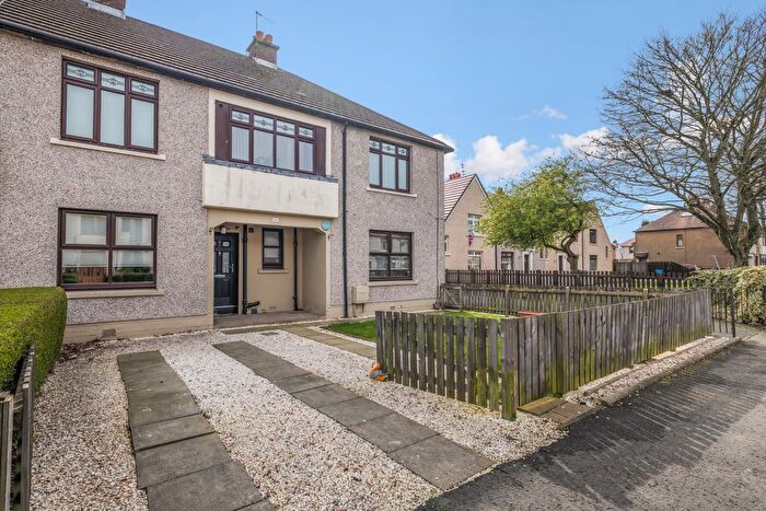 2 Bedroom Flat For Sale In Almond Street, Grangemouth, FK3