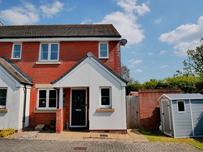 3 Bedroom Semi-Detached House For Sale In Dakota Drive, Calne, SN11