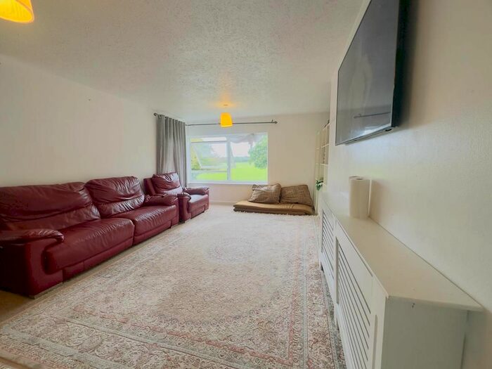 2 Bedroom Flat To Rent In Regal Court, Sudbury Avenue, Wembley, HA0