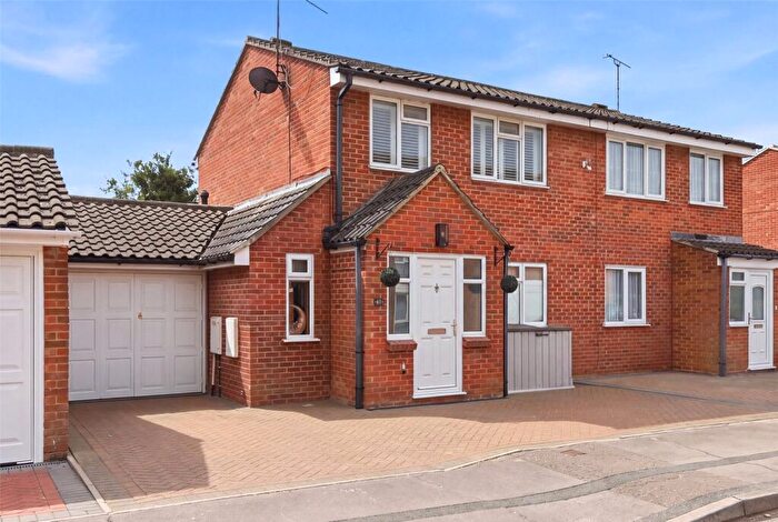 3 Bedroom Semi-Detached House For Sale In Rembrandt Grove, Chelmsford, Essex, CM1