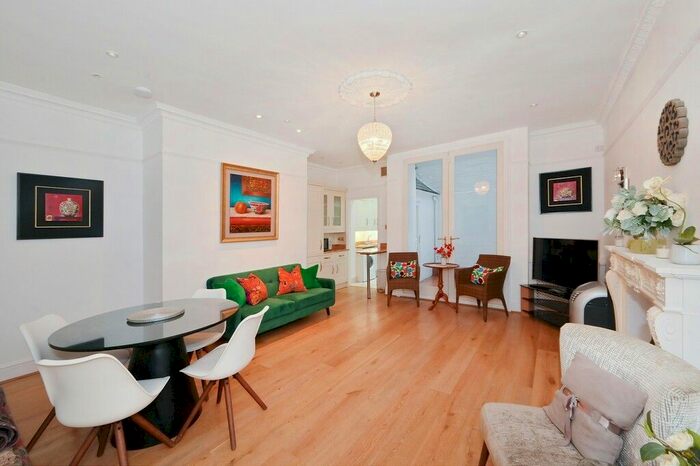 2 Bedroom Flat To Rent In Hans Place, Knightsbridge, SW1X