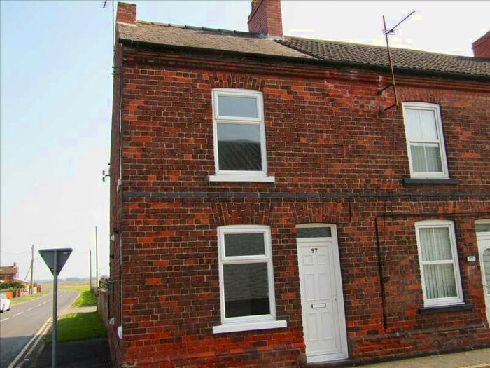 3 Bedroom Town House To Rent In High Street, Burringham, Scunthorpe, DN17