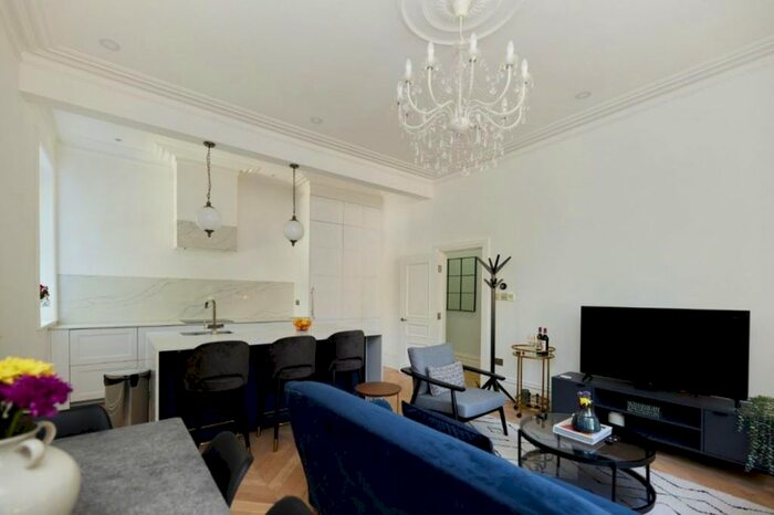 2 Bedroom Flat To Rent In Hampstead Way, London, NW11
